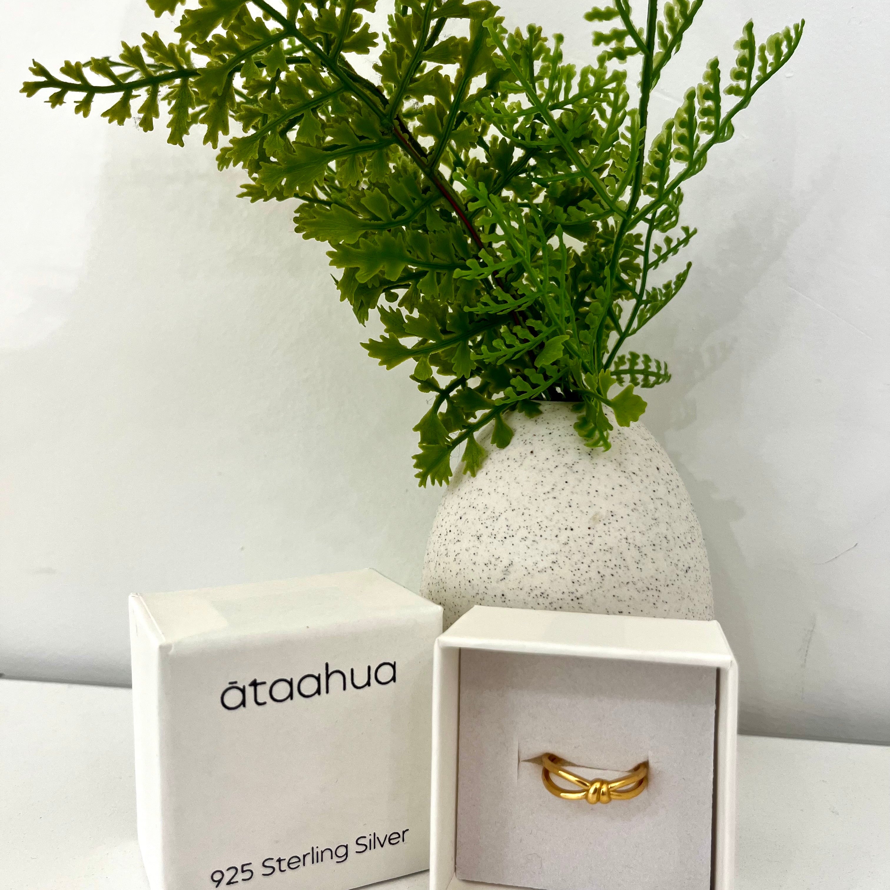 Ataahua Eternity Gold Knot Ring