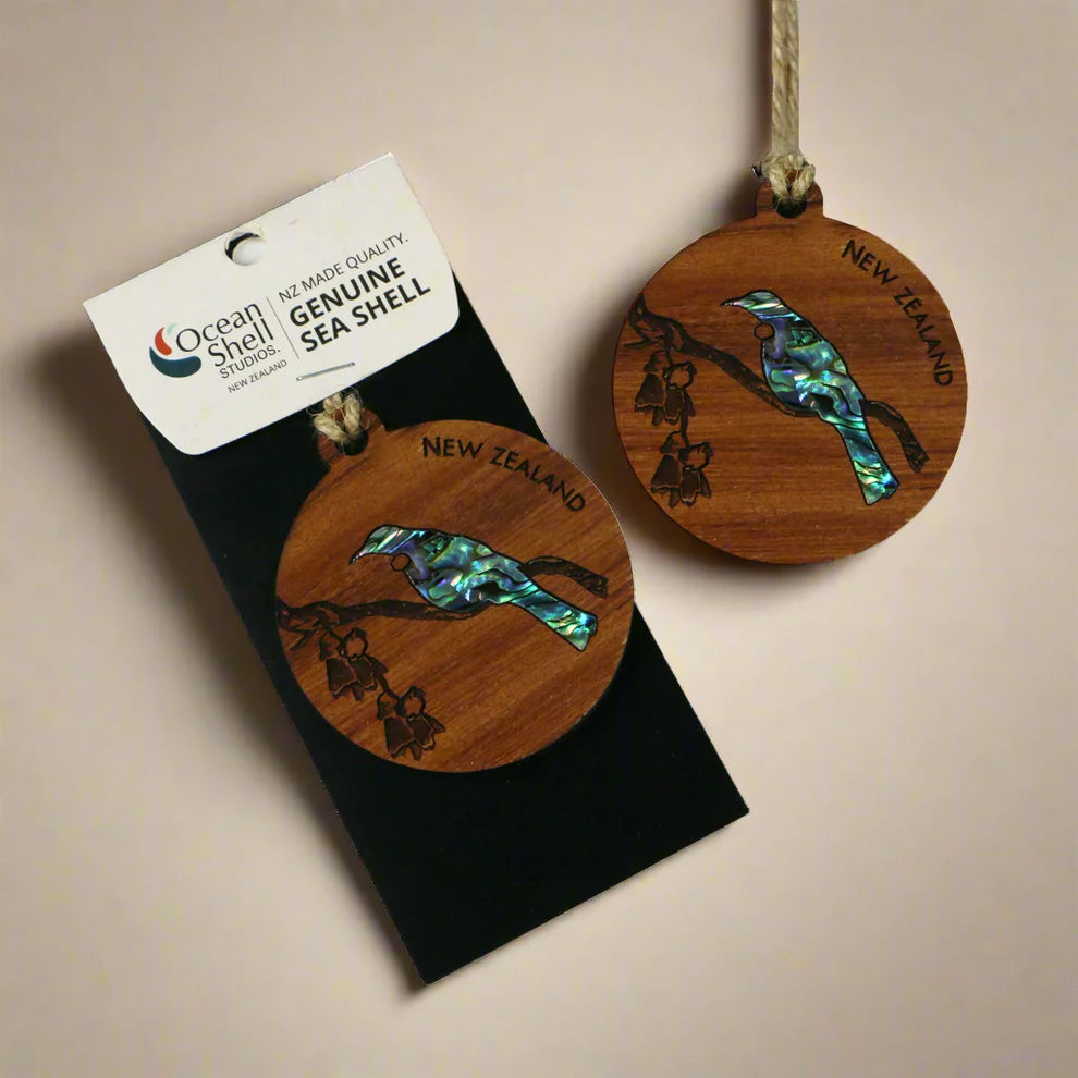 PAUA - RIMU DECORATION